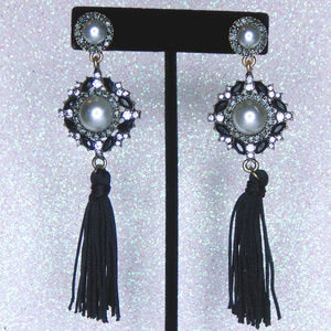 Black Pearl and Tassel